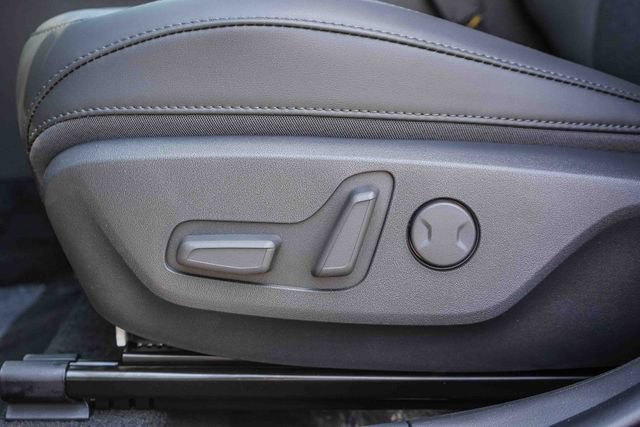 New 2026 Kia Niro SX Touring FWD image 21