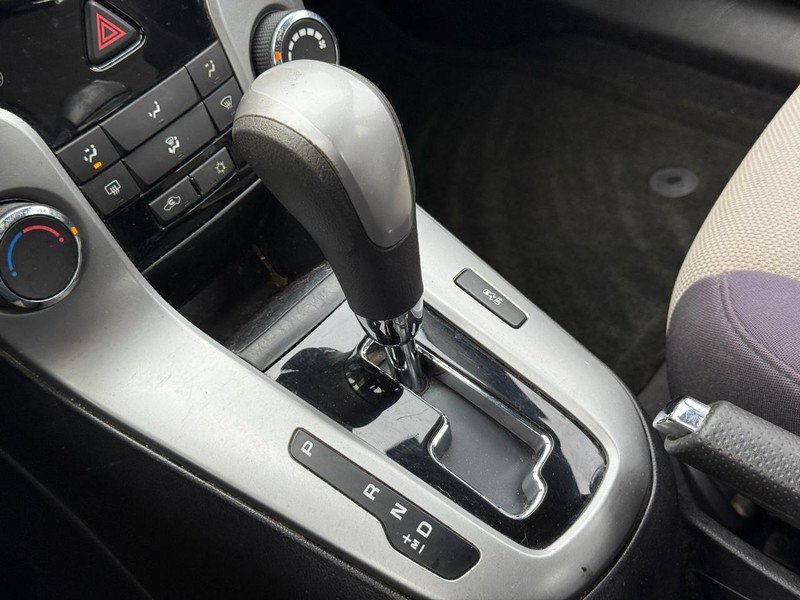 Used 2013 Chevrolet Cruze LS image 15
