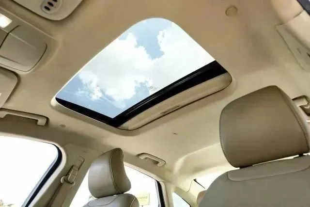 Used 2016 Ford Fusion SE w/ Equipment Group 502A image 5