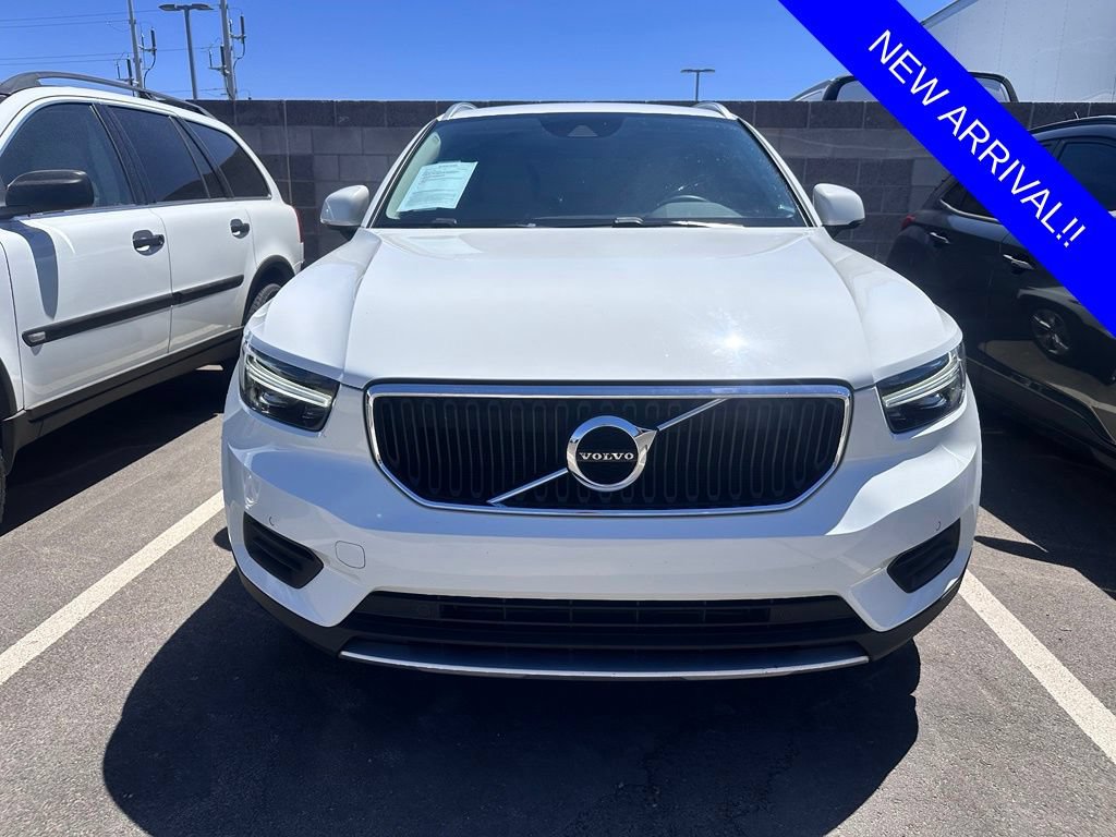 Used 2020 Volvo XC40 T5 Momentum w/ Protection Package Premier AWD/4WD image 2