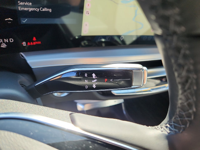 Used 2025 Cadillac Lyriq Luxury RWD image 15