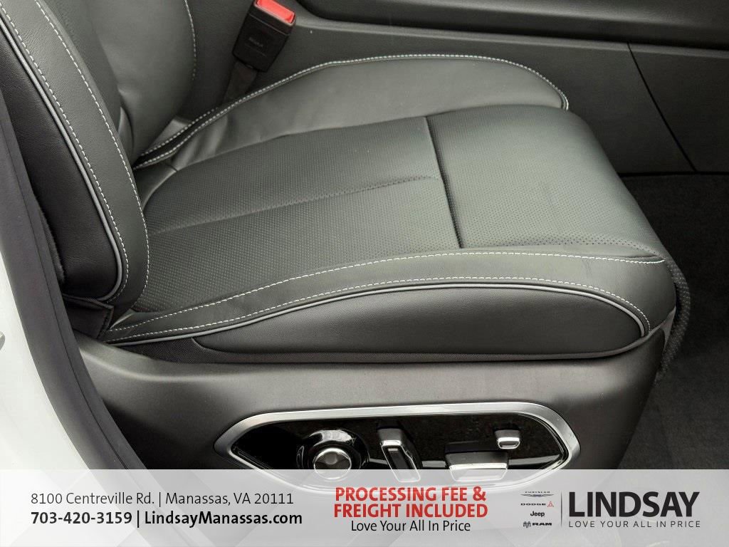 New 2025 Jeep Grand Cherokee Overland w/ Adv Protech Group III image 9