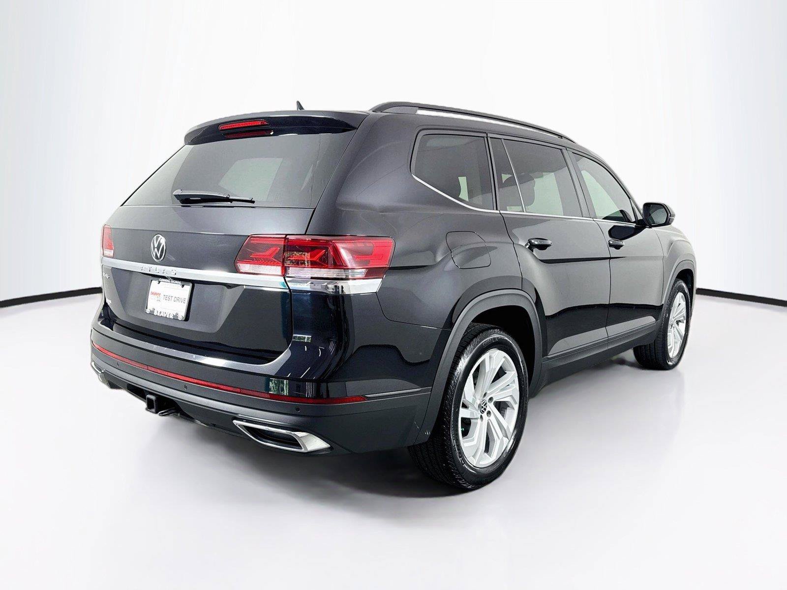Used 2022 Volkswagen Atlas SE FWD image 2