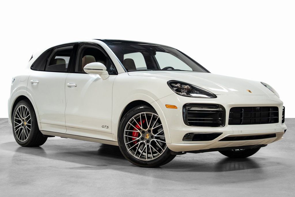 Used 2022 Porsche Cayenne GTS image 2