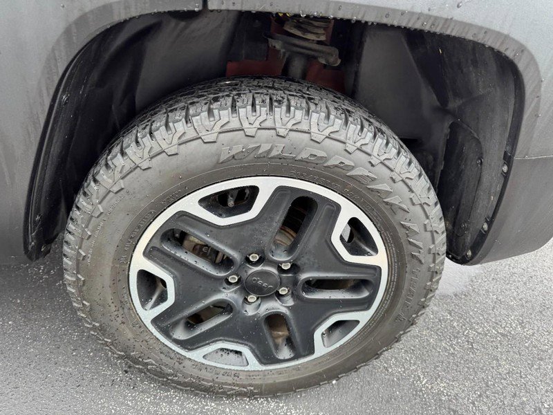 Used 2015 Jeep Renegade Trailhawk w/ Cold Weather Group image 7