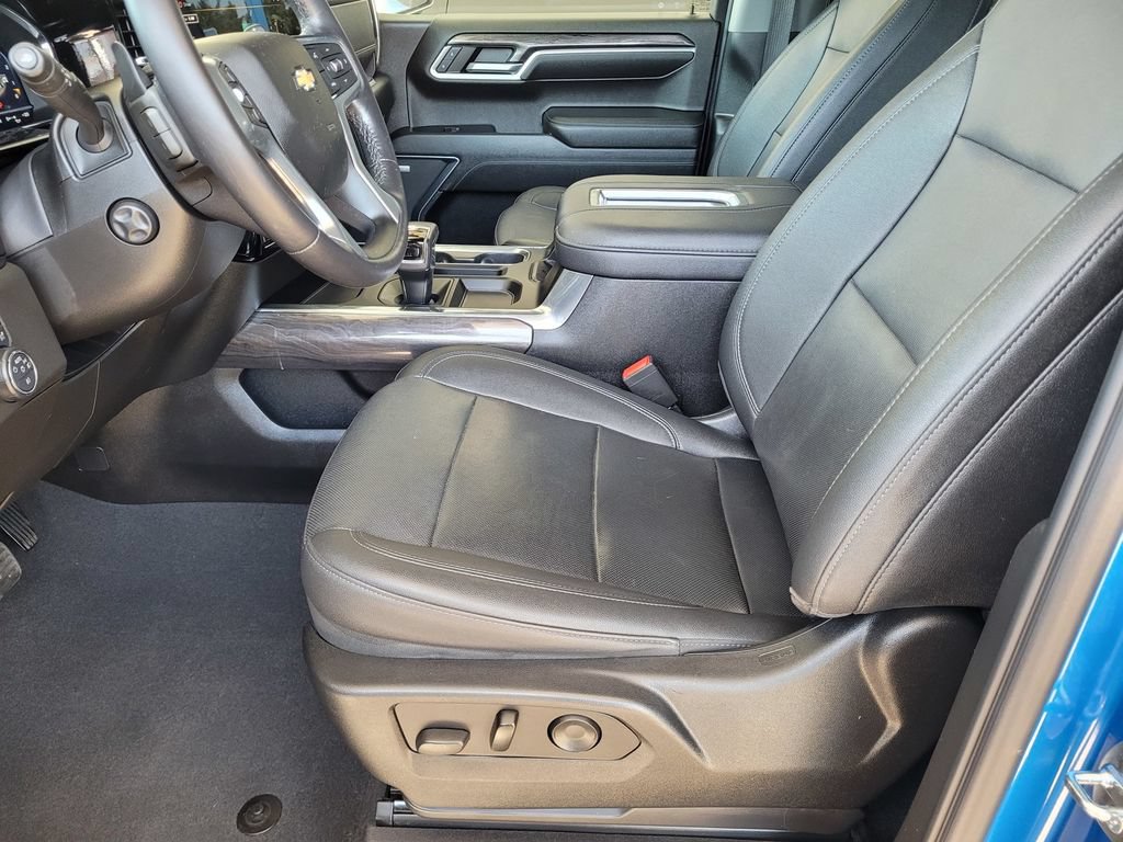 Used 2022 Chevrolet Silverado 1500 LTZ w/ LTZ Premium Package AWD/4WD image 10