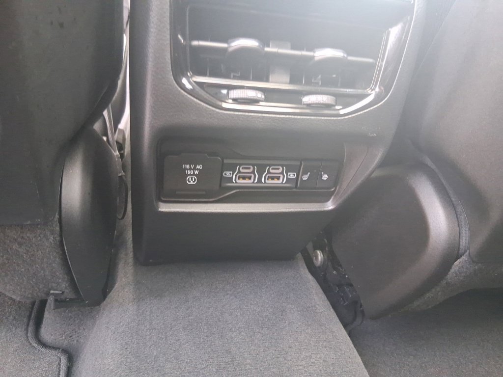 Used 2023 Jeep Grand Cherokee Limited AWD/4WD image 25