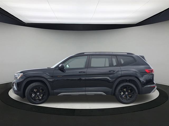 New 2025 Volkswagen Atlas Peak Edition SE image 4