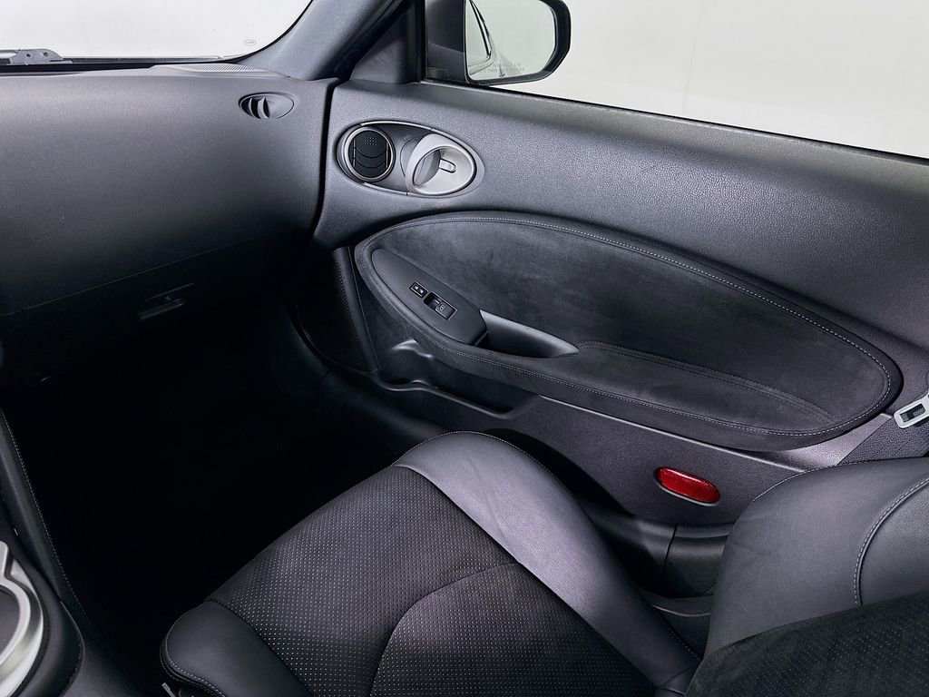 Used 2019 Nissan 370Z Touring Sport image 24