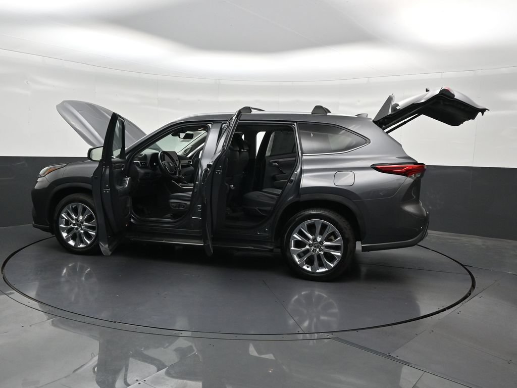 Used 2023 Toyota Highlander Limited FWD image 38