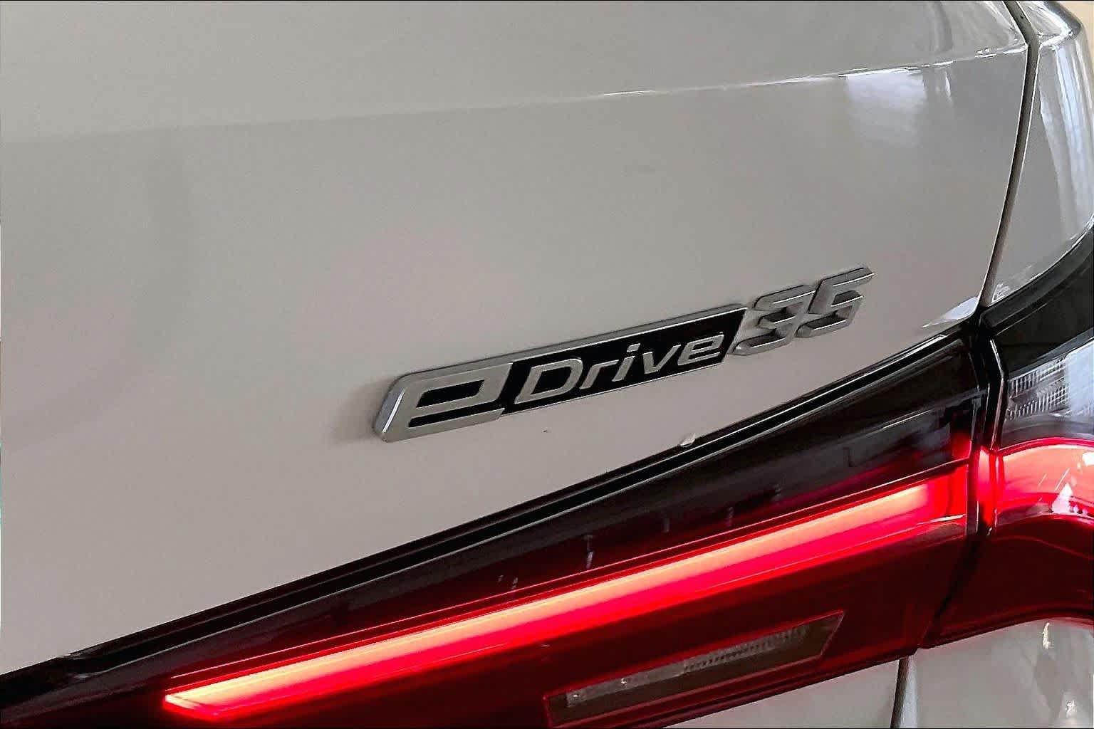 Certified 2023 BMW i4 eDrive35 RWD image 9