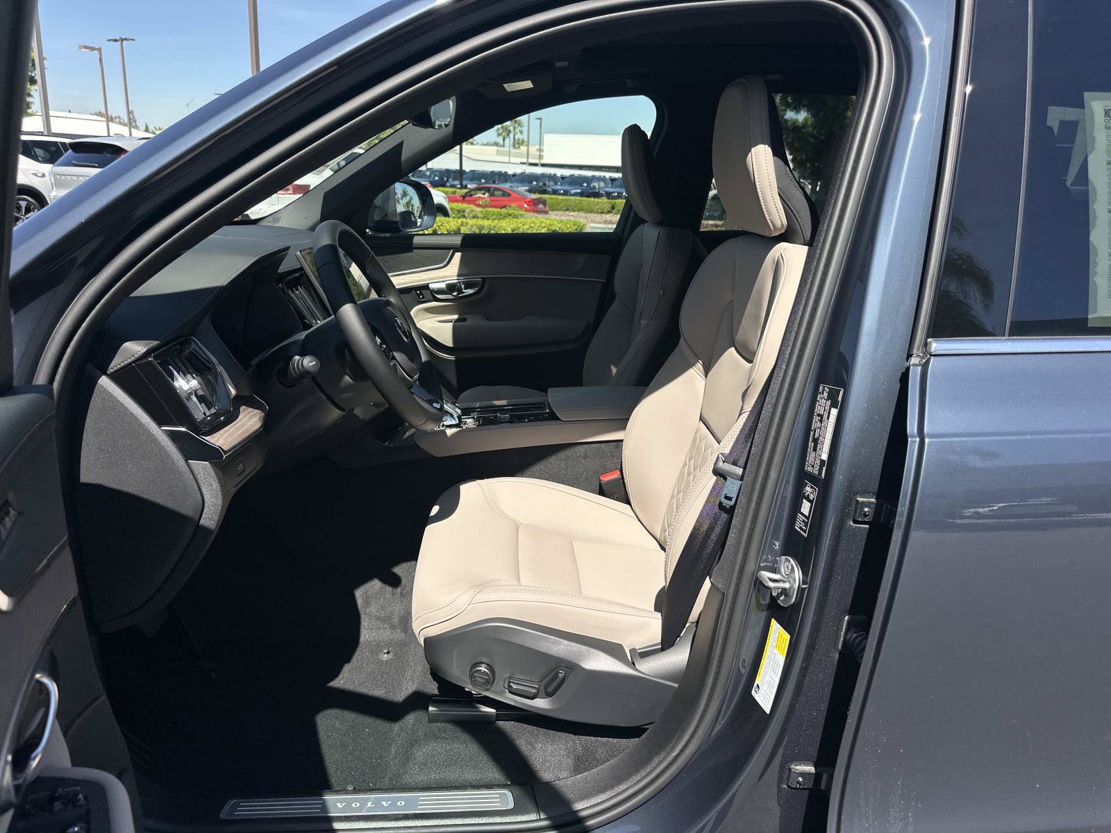 New 2026 Volvo XC90 B6 Core AWD/4WD image 13