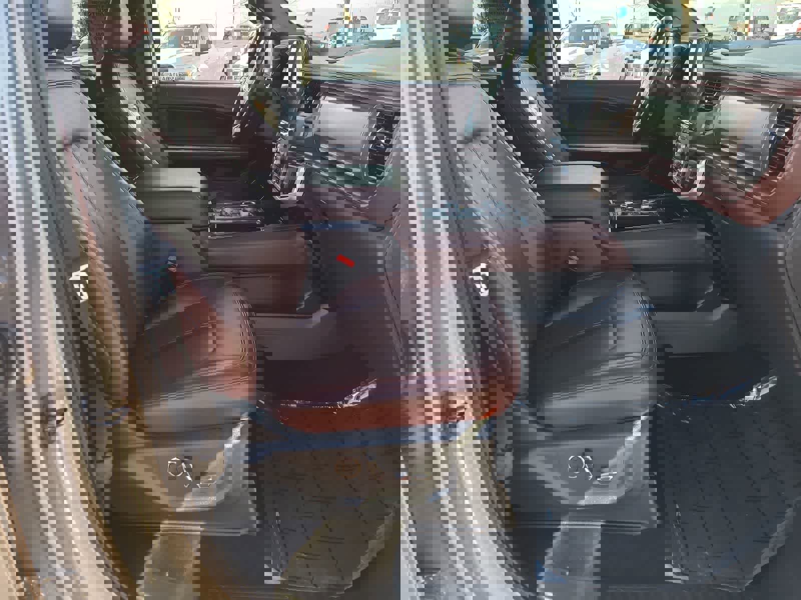 Used 2023 Ford Expedition Limited image 22