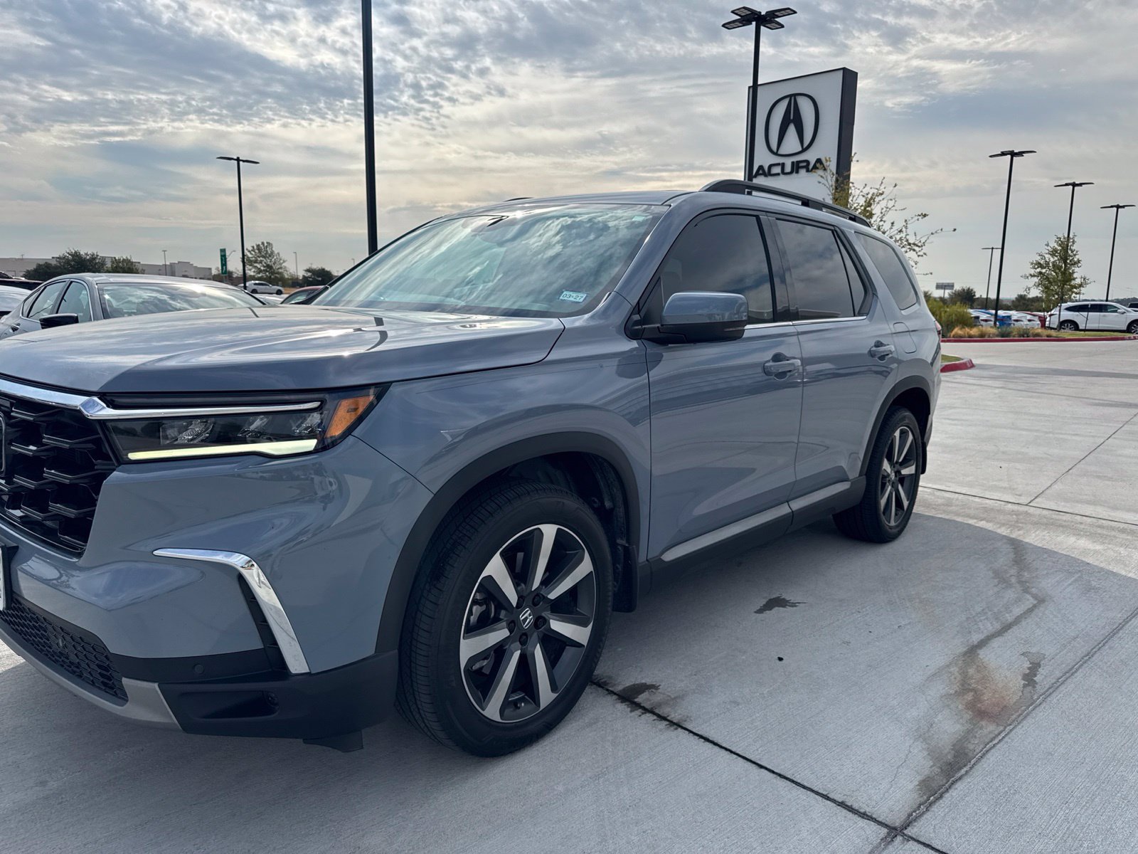 Used 2024 Honda Pilot Touring image 4