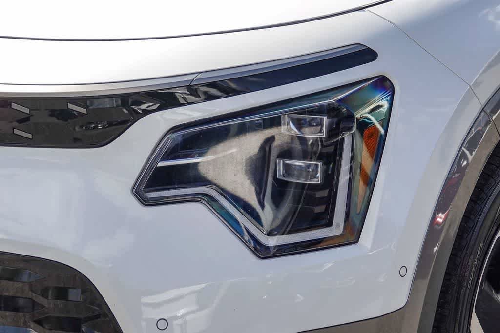 Certified 2023 Kia Niro Wave FWD image 8