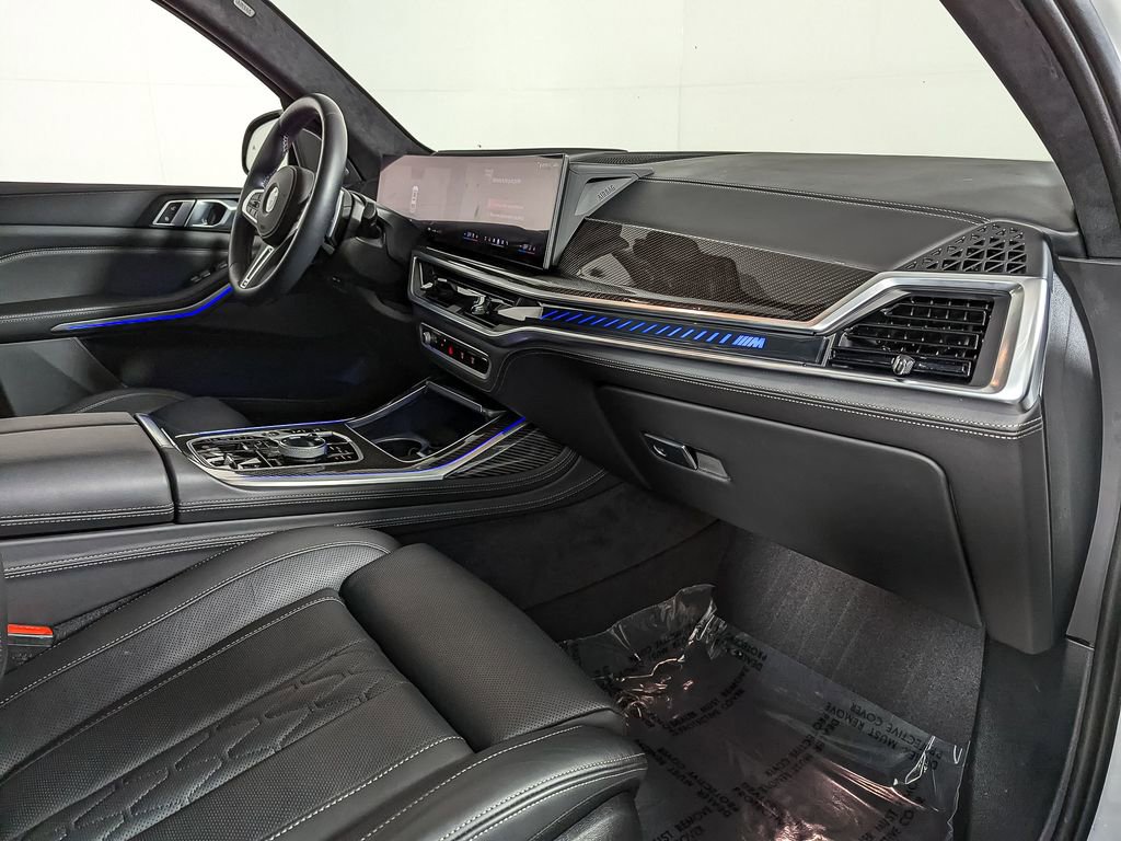 Certified 2025 BMW X7 M60i image 36