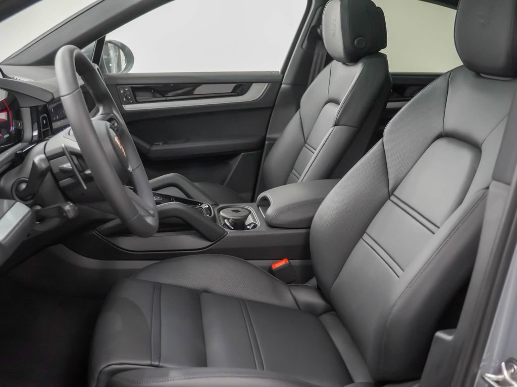 Used 2025 Porsche Cayenne Coupe AWD/4WD image 5