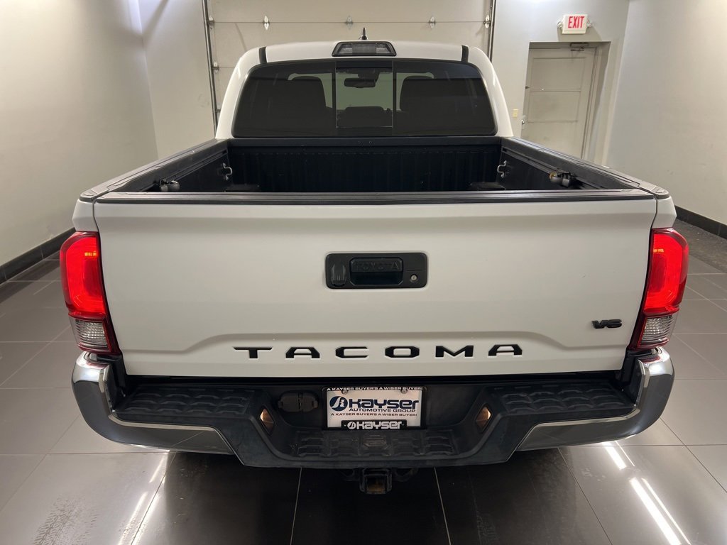 Used 2018 Toyota Tacoma TRD Off-Road image 5