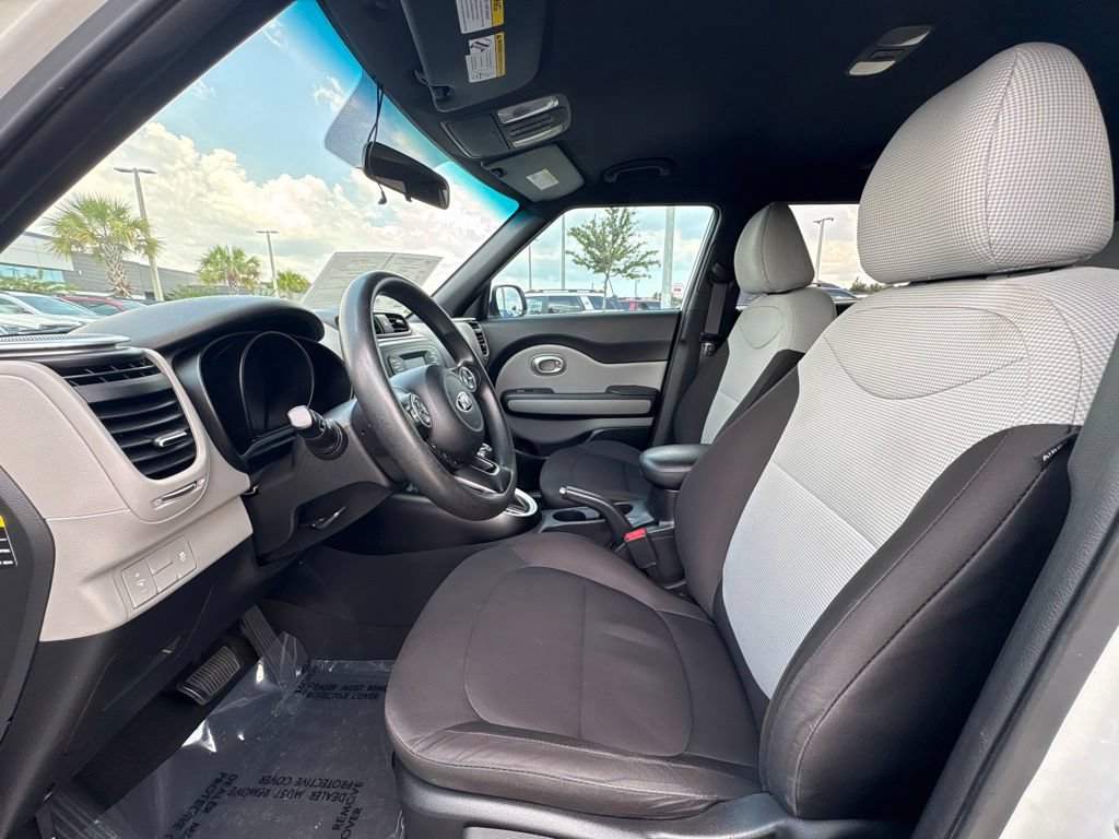 Used 2016 Kia Soul FWD image 12