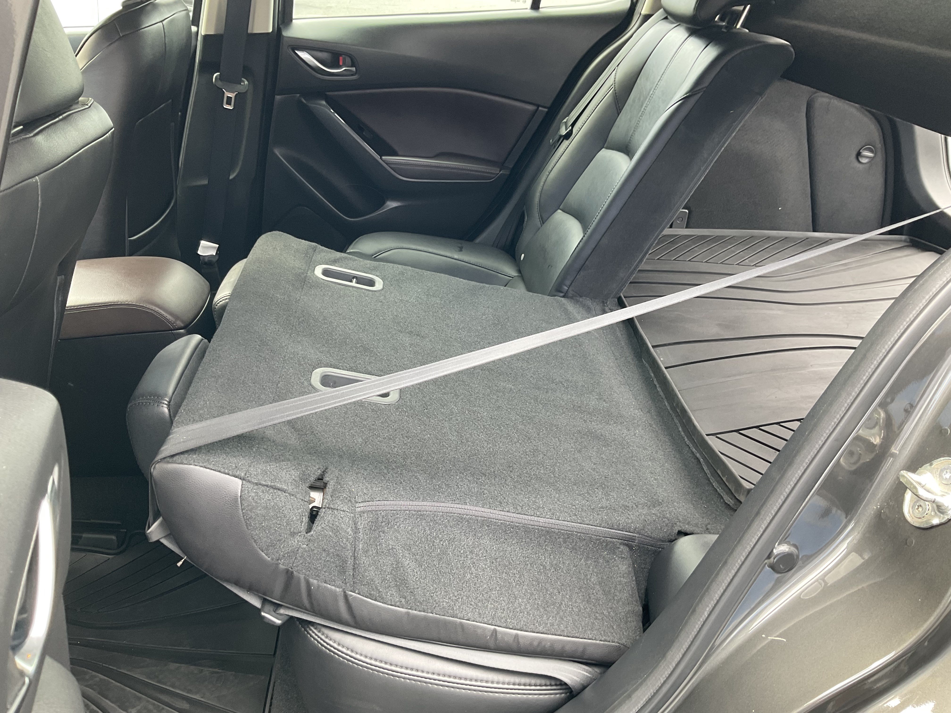 Used 2018 MAZDA MAZDA3 Touring FWD image 39