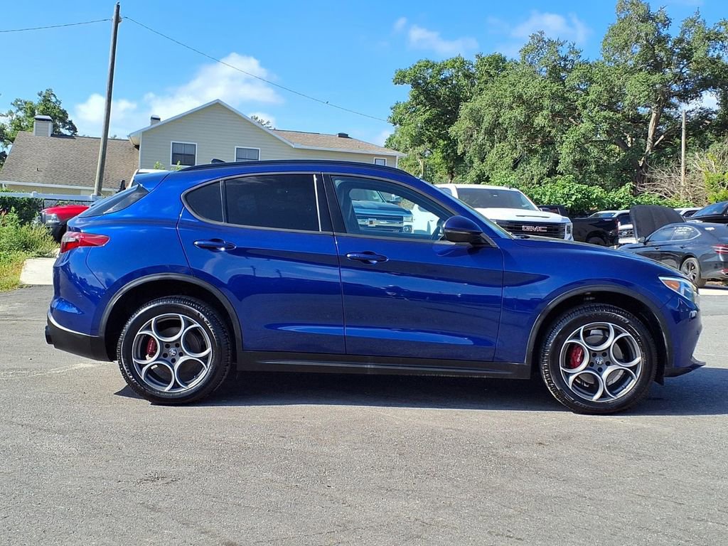 Used 2023 Alfa Romeo Stelvio Sprint RWD image 8