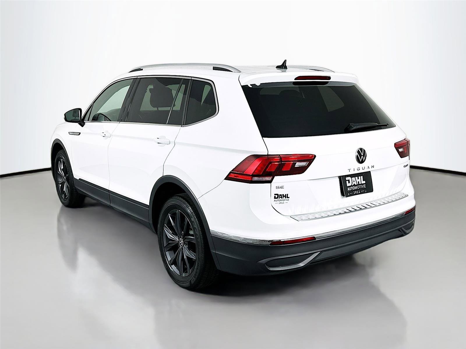 Used 2022 Volkswagen Tiguan SE image 5