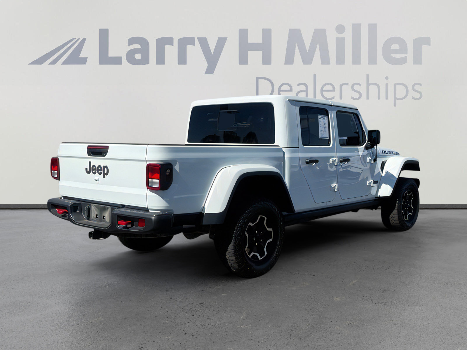 Used 2023 Jeep Gladiator Rubicon w/ Cold Weather Group image 6