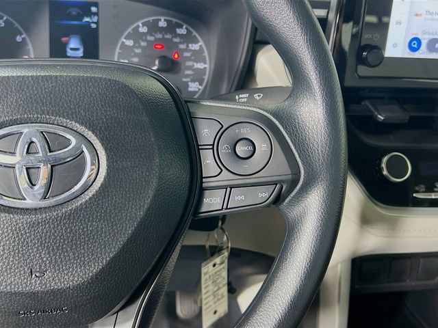 Used 2025 Toyota Corolla Cross L image 17