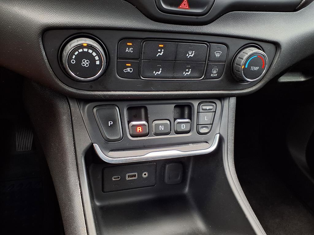 Used 2018 GMC Terrain SLE image 19