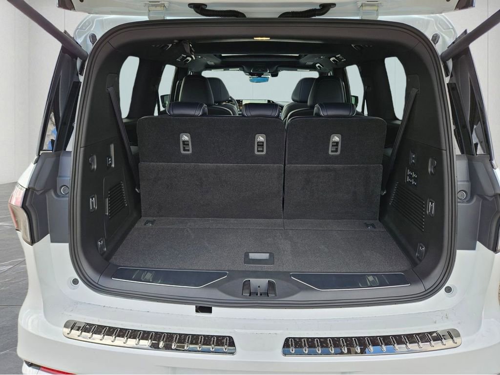 New 2026 INFINITI QX80 4WD w/ Sport Exterior Package image 30