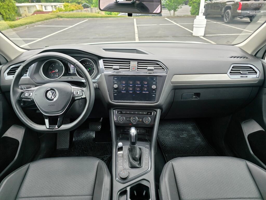Used 2020 Volkswagen Tiguan SE image 26