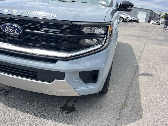 Certified 2025 Ford Expedition Platinum w/ Driver's Package AWD/4WD image 11