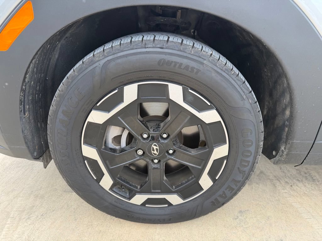 Certified 2025 Hyundai Santa Fe SEL FWD image 9