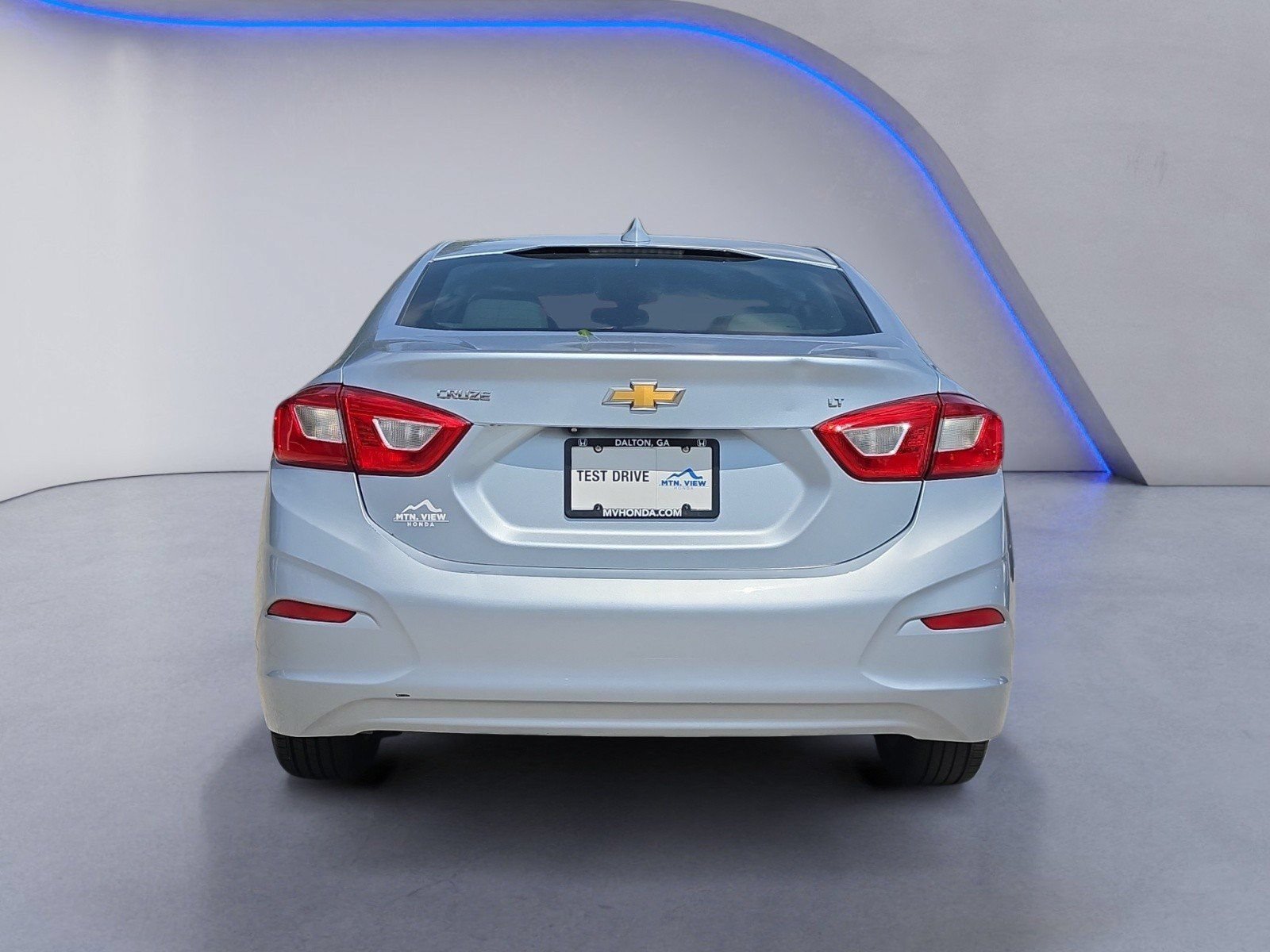 Used 2018 Chevrolet Cruze LT w/ Convenience Package FWD image 4