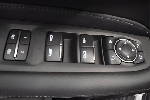 Used 2024 GMC Yukon Denali w/ Denali Reserve Package image 21