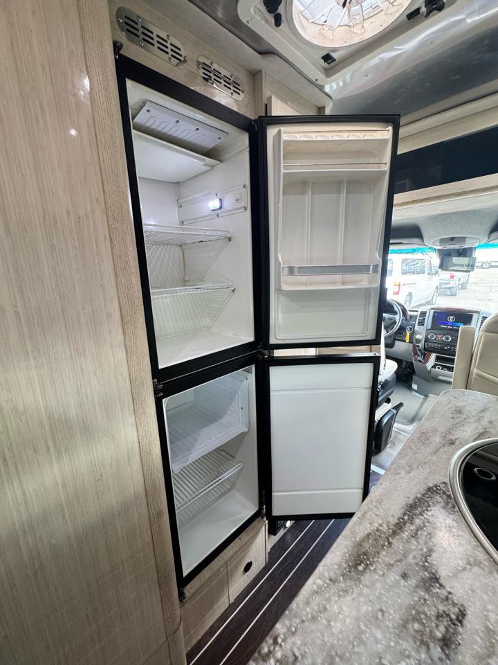 Used 2015 Mercedes-Benz Sprinter 3500 image 41