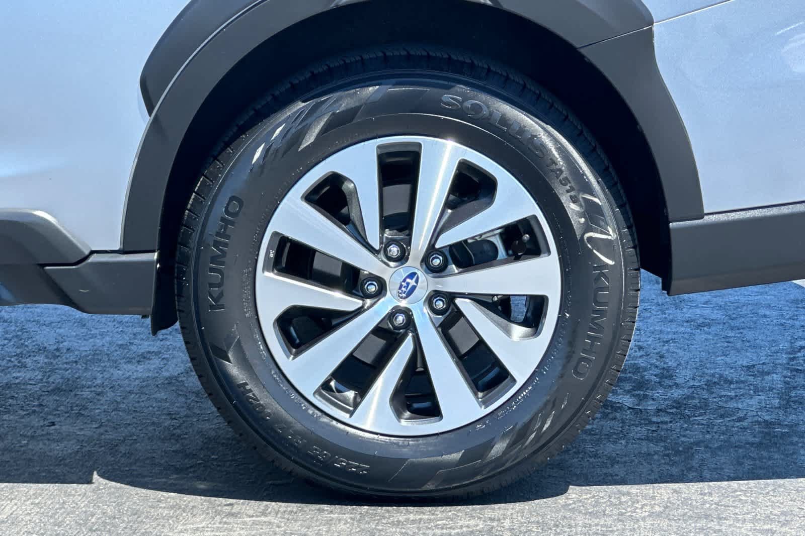 Used 2024 Subaru Outback Premium AWD/4WD image 30