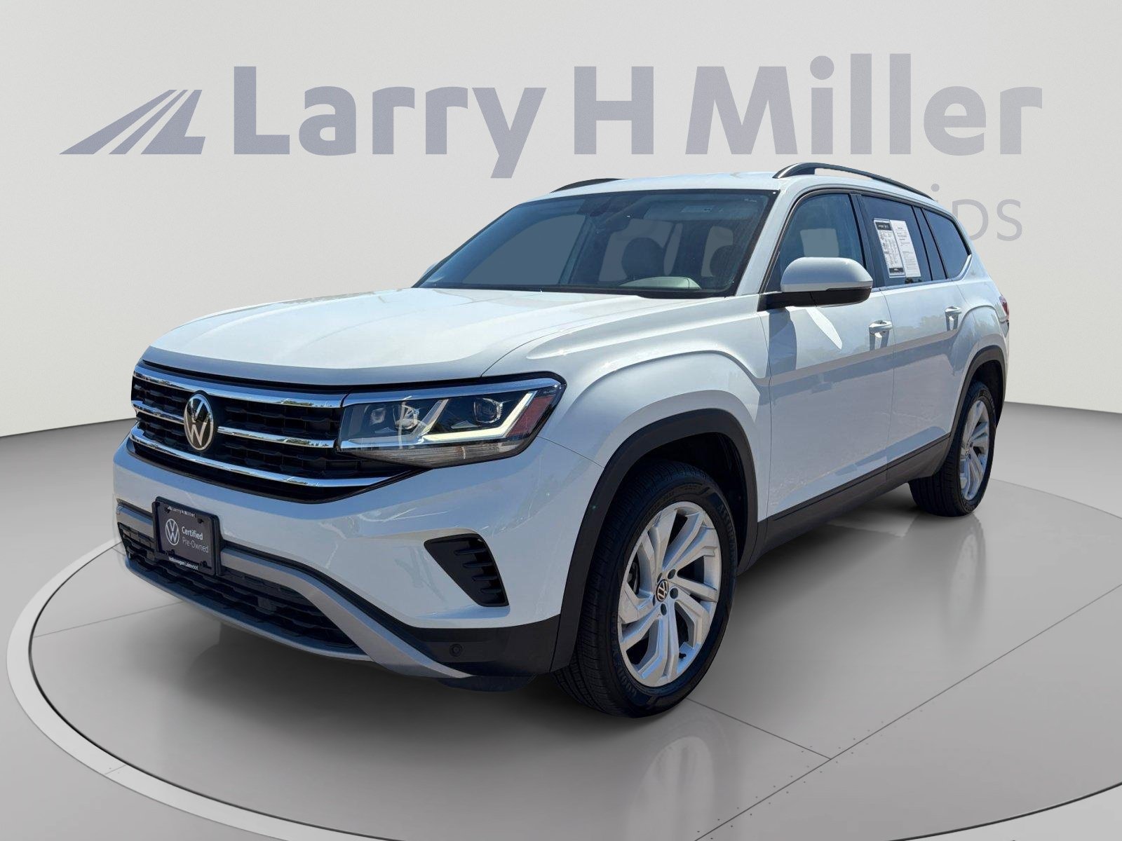 Used 2023 Volkswagen Atlas SE w/ Black Wheel Package