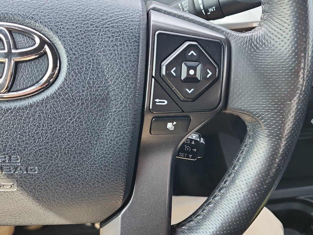 Used 2017 Toyota Tacoma TRD Off-Road w/ Tow Package AWD/4WD image 19