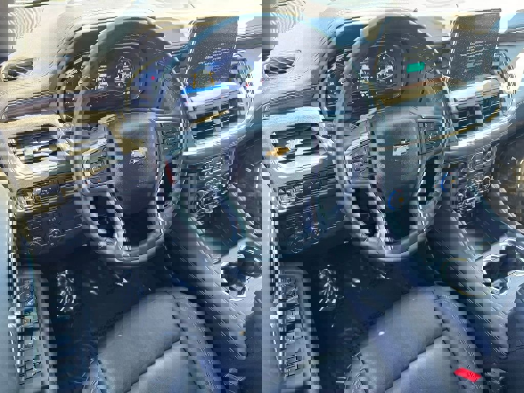 Used 2024 Chevrolet Suburban LT image 22