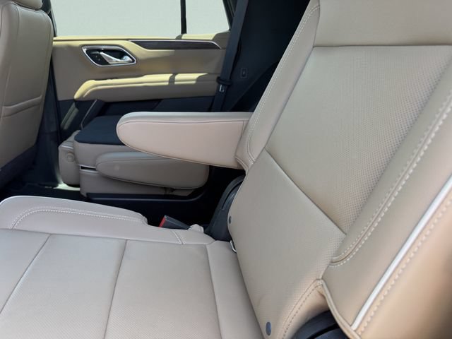 Used 2021 Chevrolet Tahoe Premier w/ Premium Package AWD/4WD image 23
