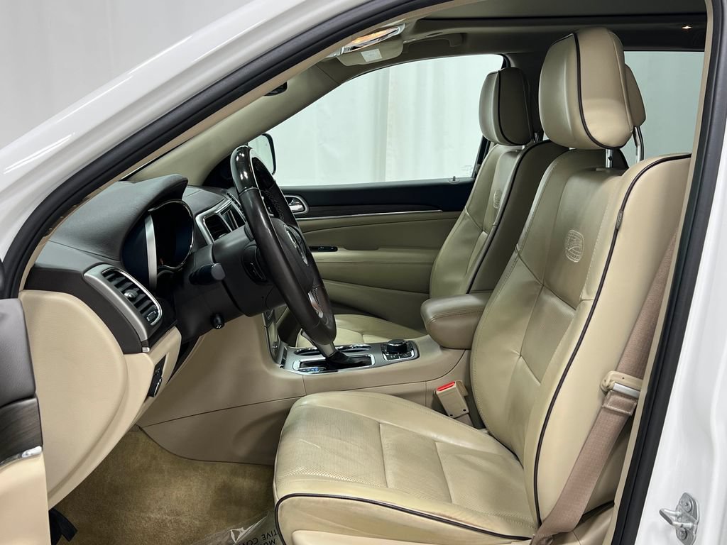 Used 2018 Jeep Grand Cherokee Overland AWD/4WD image 13