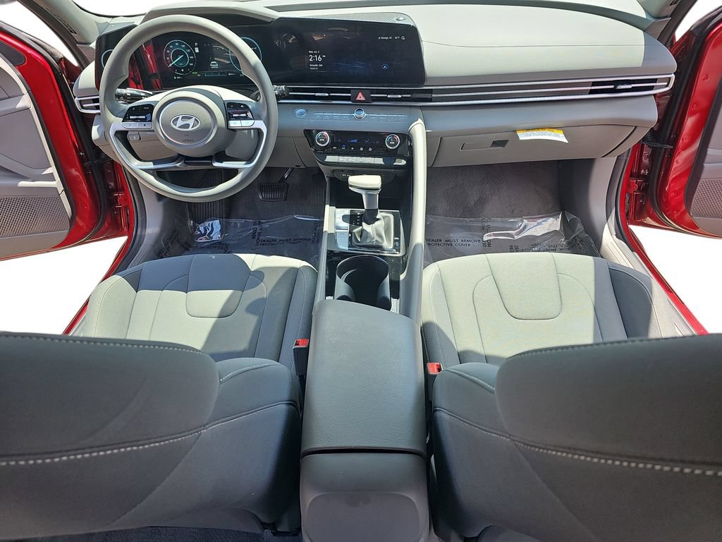 Certified 2024 Hyundai Elantra Blue FWD image 9