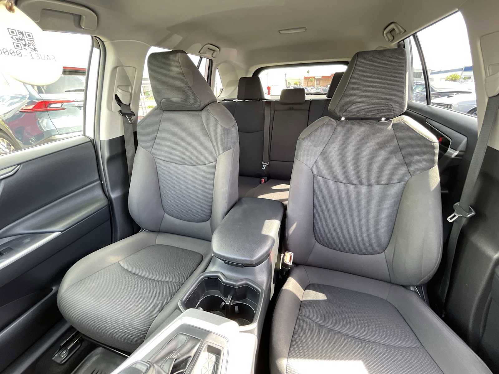 Used 2022 Toyota RAV4 LE FWD image 13