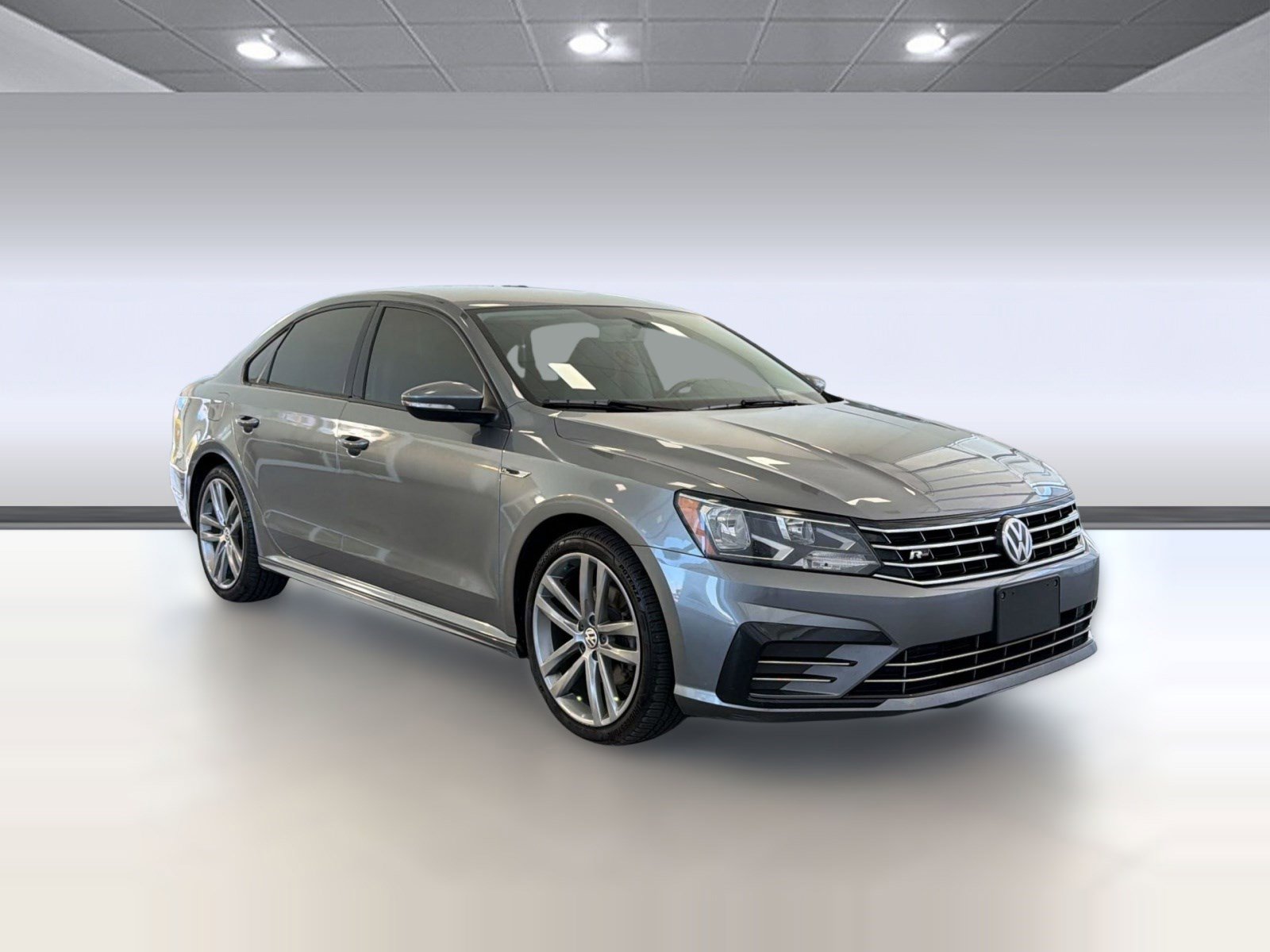 Used 2018 Volkswagen Passat 2.0T R-Line image 7
