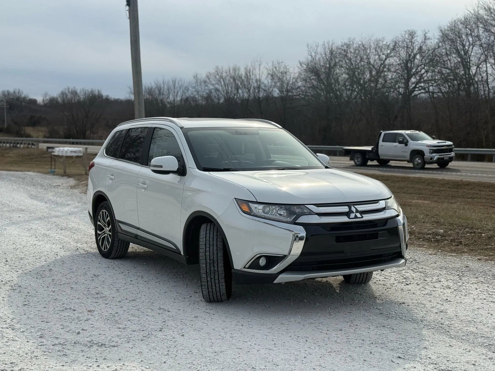 Used 2017 Mitsubishi Outlander SE image 7