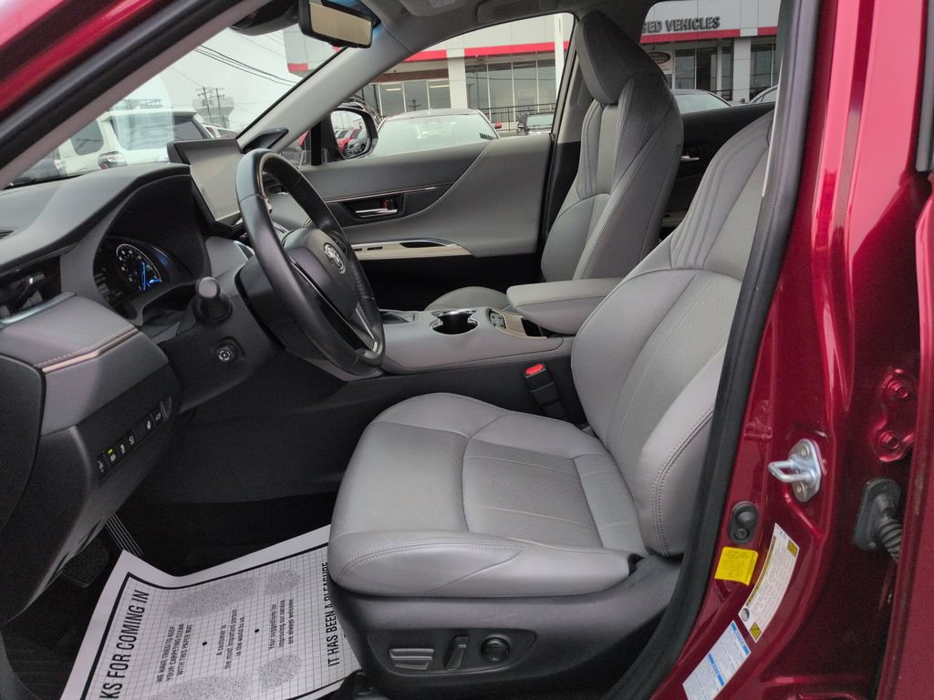 Certified 2022 Toyota Venza Limited w/ Advanced Technology Package AWD/4WD image 9