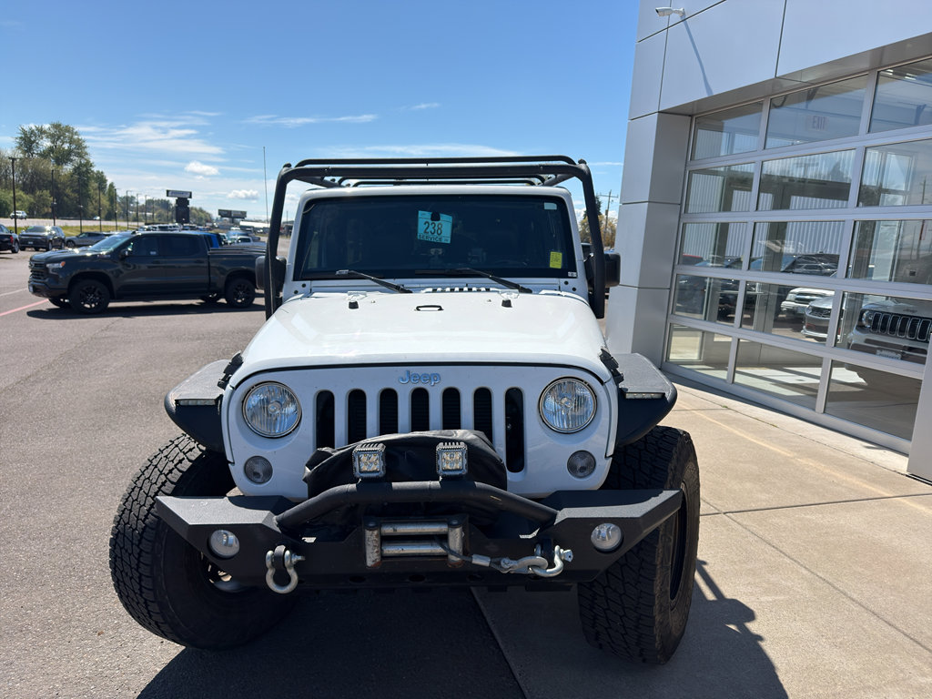 Used 2016 Jeep Wrangler Unlimited Rubicon w/ Connectivity Group image 2