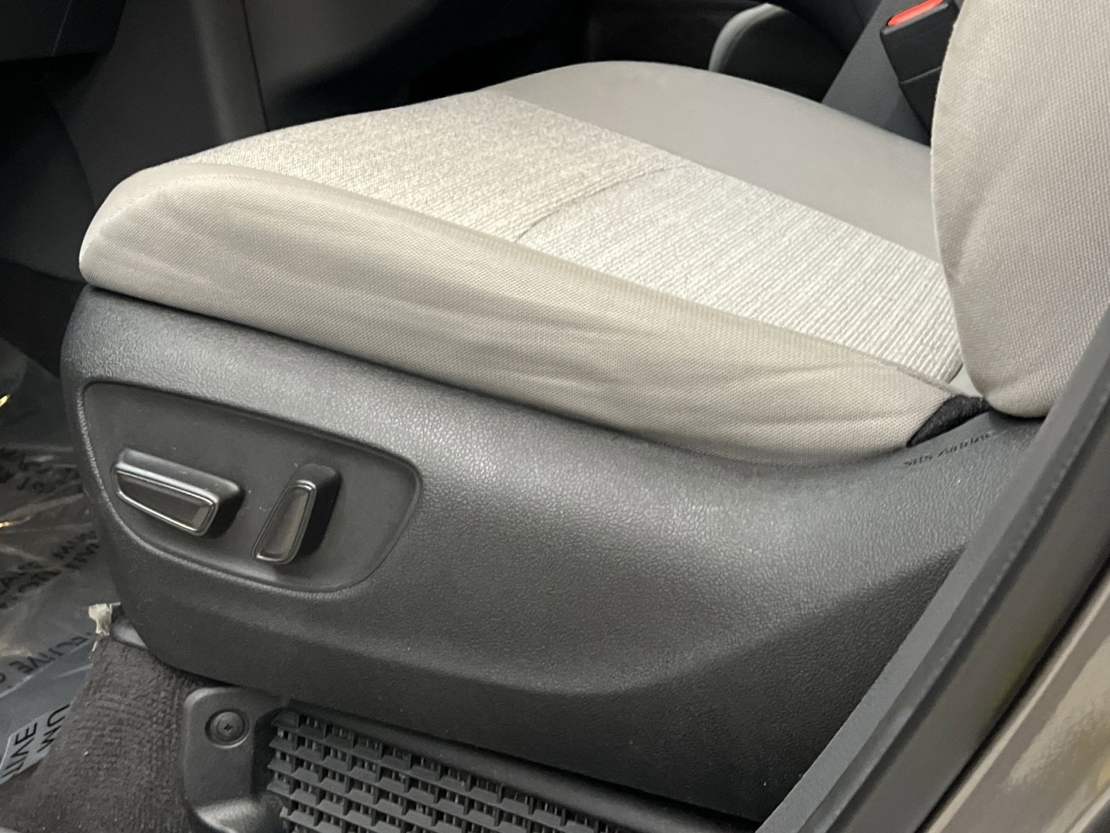 Used 2024 Toyota Sienna LE image 12