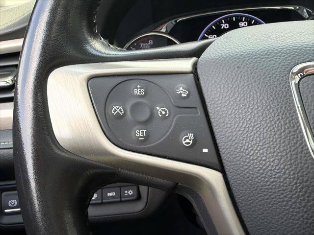 Used 2022 GMC Acadia Denali w/ Denali Technology Package AWD/4WD image 25